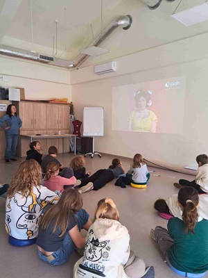 "W pełnym wymiarze" - Prowadzące warsztaty wraz z grupą uczniów z Tarnowskiej Szkoły Montessori