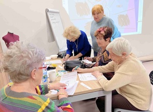 "W pełnym wymiarze" - Prowadzące warsztaty wraz z grupą uczestników