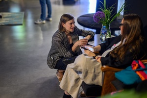 39. TNF - Dzień 2 (31.05.2025) - W hallu Marzenia Agnieszka Hołda-Myśliwiec i Zofia Stanecka