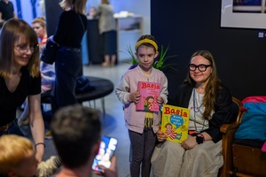 39. TNF - Dzień 2 (31.05.2025) - W hallu kina Zofia Stanecka i jej mała fanka