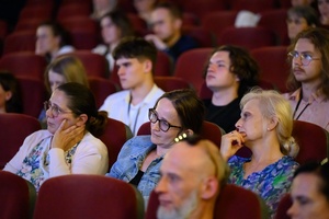 39. TNF - Dzień 2 (31.05.2025) - W sali Marzenia festiwalowa publiczność podczas spotkania z twórcami filmu "Utrata równowagi"