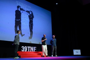 39. TNF: Dzień 3 (1.06.2025) - Na scenie Marzenia Kuba Armata, dyr. artystyczny 39. TNF z producentem "Dziewczyny z igłą" Mariuszem Włodarskim zapraszający na seans