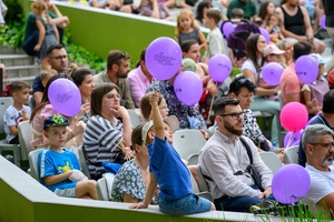 39. TNF: Dzień 3 (1.06.2025) - Rodzice z pociechami na widowni w Amfiteatrze Letnim