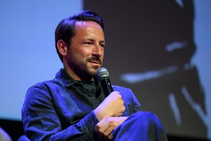 39. TNF: Dzień 3 (1.06.2025) - Na scenie Marzenia reżyser Tadeusz Śliwa podczas spotkania z publicznością po projekcji "Światłoczułej"