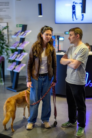 39. TNF: Dzień 3 (1.06.2025) - W hallu Marzenia Olga Chajdas, reżyserka filmu "Dziadku, wiejemy!" w rozmowie z dyr. artystycznym 39. TNF Kubą Armatą