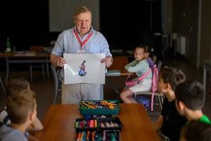 39. TNF: Dzień 3 (1.06.2025) - Warsztat dla najmłodszych "Poznaj tajniki animacji i zostań w filmowcem" prowadzony przez Eugeniusza Gordziejuka w DKW