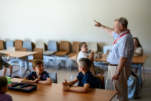 39. TNF: Dzień 3 (1.06.2025) - Warsztat dla najmłodszych "Poznaj tajniki animacji i zostań w filmowcem" prowadzony przez Eugeniusza Gordziejuka w DKW