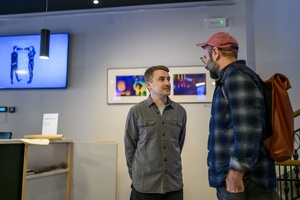 39. TNF: Dzień 3 (1.06.2025) - W hallu Marzenia Kuba Armata, dyr. artystyczny 39. TNF w rozmowie z producentem "Dziewczyny z igłą" Mariuszem Włodarskim