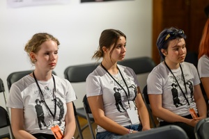 39. TNF: Dzień 4 (2.06.2025) - Wolontariusze 39. TNF na spotkaniu "Anima. Mistrzowie polskiej animacji" w Galerii TCK