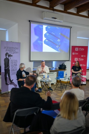 39. TNF: Dzień 4 (2.06.2025) - Spotkanie autorskie Jerzego Armaty i Eugeniusza Gordziejuka "Anima. Mistrzowie polskiej animacji" w Galerii TCK. Prowadzenie spotkania Ryszard Jaźwiński