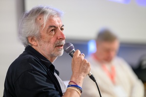 39. TNF: Dzień 4 (2.06.2025) - Jerzy Armata odpowiadający na pytania publiczności podczas spotkania "Anima. Mistrzowie polskiej animacji" w Galerii TCK