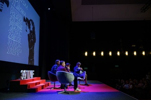 39. TNF: Dzień 6 (4.06.2025) - Na scenie Marzenia od lewej: Kuba Armata, scenarzysta Grzegorz Łoszewski, aktor Marcin Dorociński podczas spotkania z publicznością po projekcji filmu "Minghun"