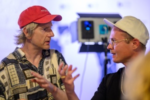 39. TNF: Dzień 7 (5.06.2025) - W hallu kina członkowie Jury 39. TNF, od lewej: Konrad Bugaj i Łukasz M. Maciejewski