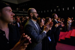 39. TNF: Gala Wręczenia Nagród (7.06.2025) - Owacje na stojąco dla Bogusława Lindy odbierającego Nagrodę za całokształt