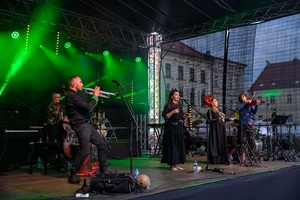 ZDEARZENIA 2025: Dikanda, Ania Karwan