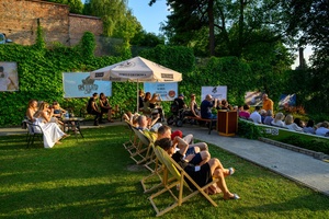 ZDEARZENIA 2025: Renata Przemyk - Amfiteatralna publiczność podczas koncertu