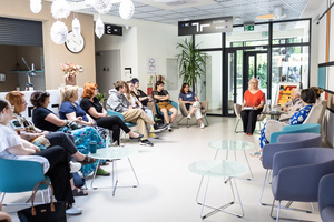 „Kompozycja miejska” - warsztaty ceramiczne - Uczestnicy podczas spotkania z Otto Schierem