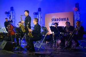 Starówka Jazz Festival 2025 - Koncert I - Na scenie tarnowskiego amfiteatru Rhythm Kings Big Band