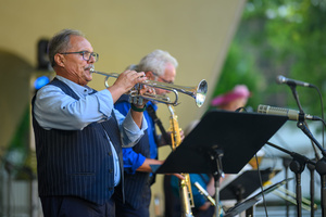 Starówka Jazz Festival 2025 - Koncert II - Old Boys Band na scenie amfiteatru letniego
