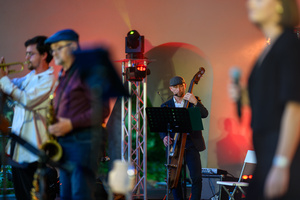 Starówka Jazz Festival 2025 - Koncert II - Stanula Sekstet na scenie amfiteatru letniego