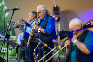 Starówka Jazz Festival 2025 - Koncert II - Old Boys Band na scenie amfiteatru letniego