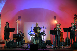 Starówka Jazz Festival 2025 - Koncert III - South Silesian Brass Band na scenie tarnowskiego amfiteatru