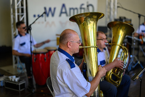Koncert Polskiej Muzyki Rozrywkowej - Orkiestra Dęta Grupy Azoty S.A. i soliści - Na scenie grająca orkiestra dęta