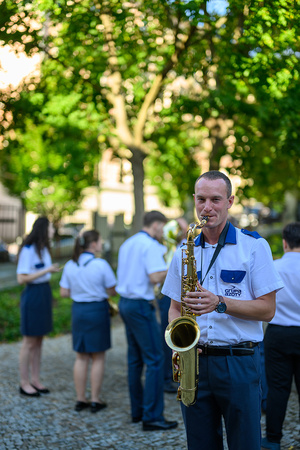Koncert Polskiej Muzyki Rozrywkowej - Orkiestra Dęta Grupy Azoty S.A. i soliści - Muzycy orkiestry w oczekiwaniu na wejście na scenę