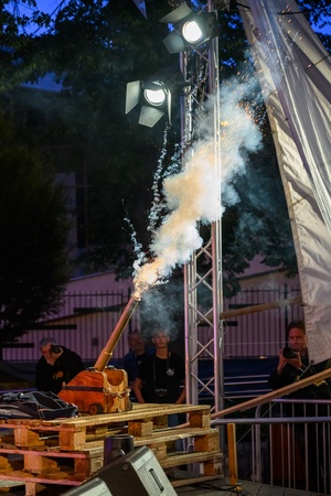 Szanty na Starówce: Kliper Marzenie, North Cape - Salwa armatnia