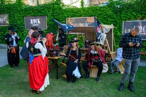 Szanty na Starówce: Kliper Marzenie, North Cape - Miasteczko pirackie grupy rekonstrukcyjnej na terenie Amfiteatru