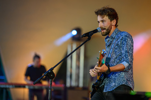 Rock na Starówce - Na scenie występujący zespół Jarka Tuckiego.