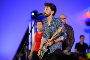 Rock na Starówce - Na scenie wszyscy zaproszeni do udziału w koncercie wokaliści we wspólnej piosence na finał