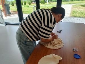 Twoja poduszka ZAFU - Uczestniczka podczas warsztatów