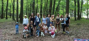 Spacer przyrodniczy dla dzieci - Grupowe zdjęcie uczestników spaceru