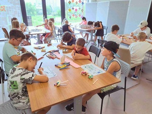 Wakacyjne senso-warsztaty - Uczestnicy podczas warsztatów