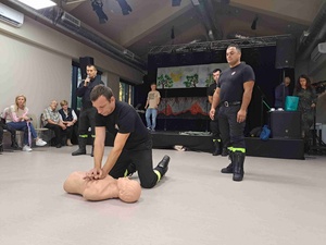 Piknik 13. Dzielnicy! - Pokaz pierwszej pomocy