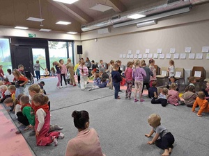 Poczytanki-rysowanki - Uczestnicy podczas warsztatów