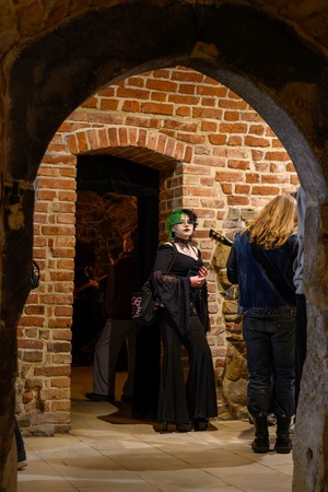 Koncert S.M.Rock - Backstage - uczniowie przygotowują się do występu na scenie.