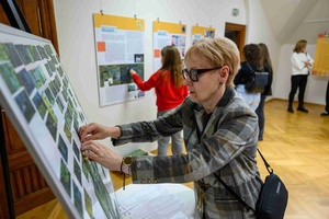 Wernisaż wystawy „Płytka Tarnowska” - Uczestnicy podczas wernisażu