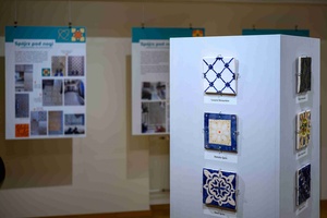 Wernisaż wystawy „Płytka Tarnowska” - Wystawa - aranżacja