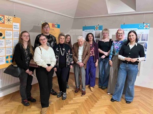 Wernisaż wystawy „Płytka Tarnowska” - Uczestnicy podczas wernisażu