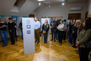 Wernisaż wystawy „Płytka Tarnowska” - Uczestnicy podczas wernisażu