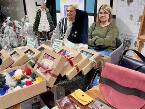 Przedświąteczny kiermasz twórczości i rękodzieła - Wystawcy podczas kiermaszu