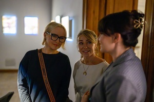 Wystawa: Nim zgaśnie Słońce - Publiczność na wernisażu.