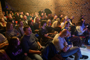 Koncert: SM Rock - Publiczność gromadząca się w Piwnicach TCK.