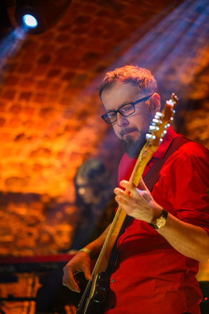 Koncert: SM Rock - Występ uczniów i nauczycieli szkoły S.M.Rock przy udziale publiczności.