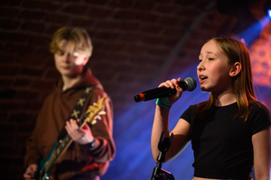 Koncert: SM Rock - Występ uczniów i nauczycieli szkoły S.M.Rock przy udziale publiczności.