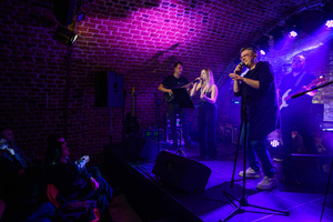 Koncert: SM Rock - Występ uczniów i nauczycieli szkoły S.M.Rock przy udziale publiczności.