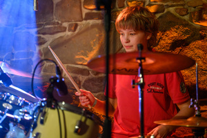 Koncert: SM Rock - Występ uczniów i nauczycieli szkoły S.M.Rock przy udziale publiczności.