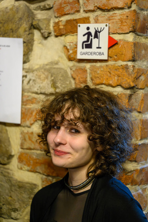 Koncert: SM Rock - Backstage - uczniowie przygotowują się do występu na scenie.